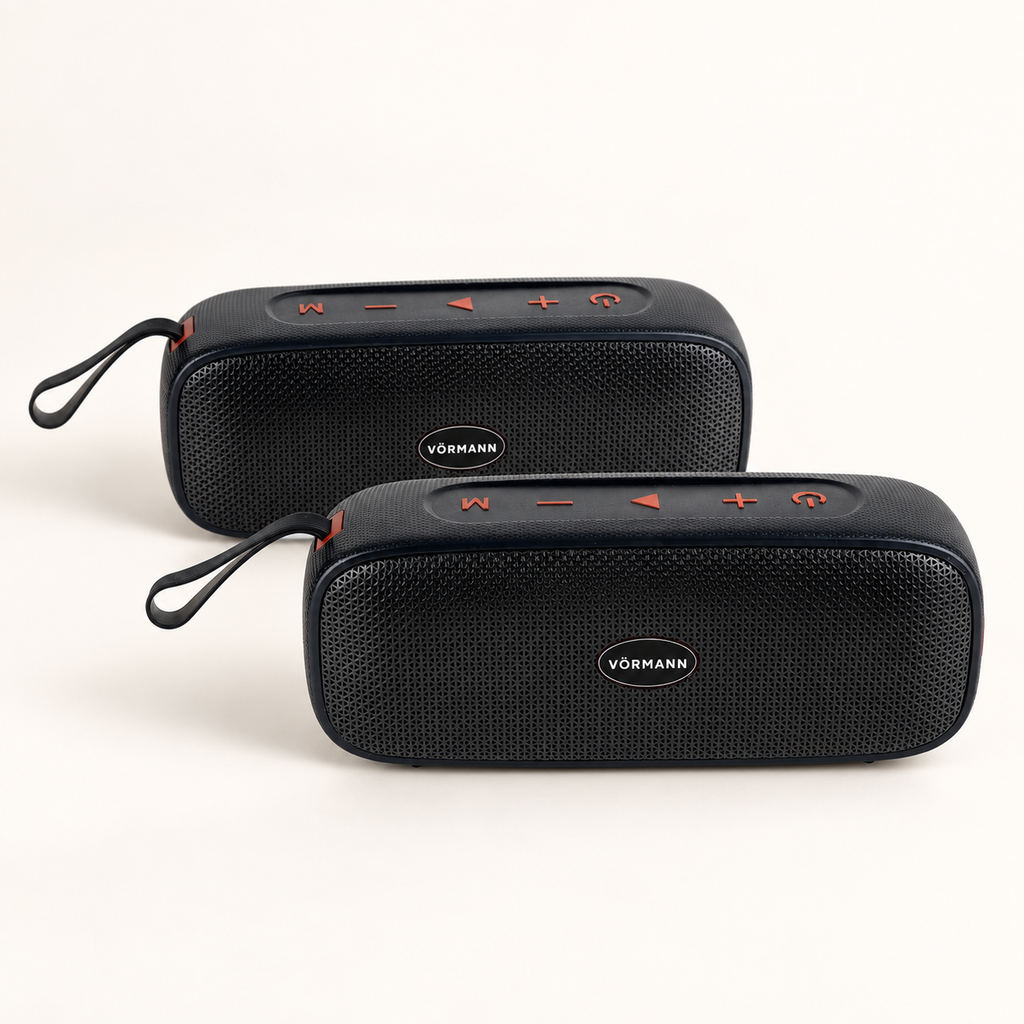 Set Core Stereo: dos parlantes Vörmann Core negros sobre fondo claro.